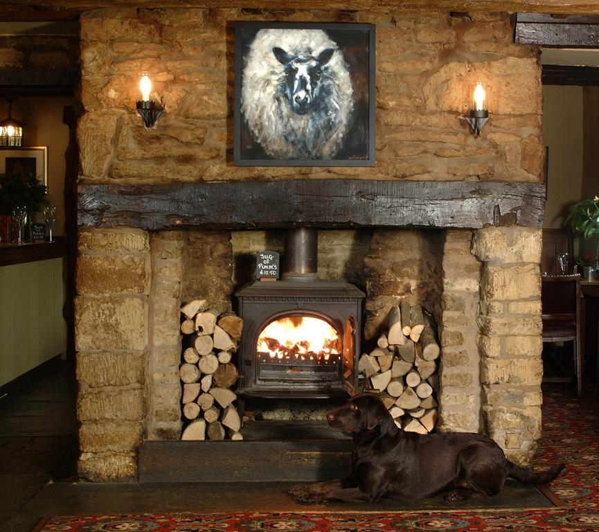 The Red Lion Inn Long Compton Εξωτερικό φωτογραφία